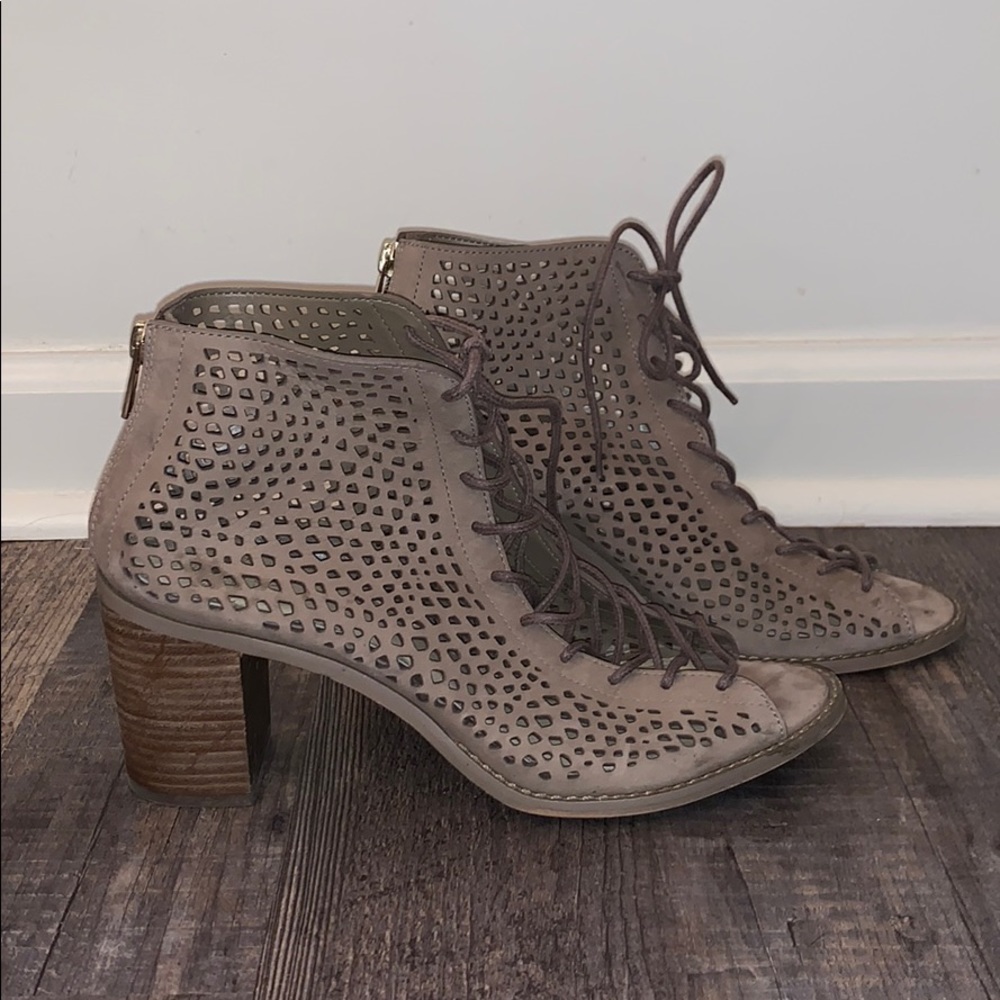 Vince Camuto Block Heel Sandal